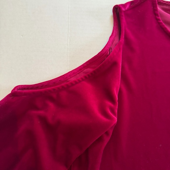 Ralph Lauren Sexy Deep Red Berry Burgundy Velvet Cold Shoulder Top - Picture 8 of 12